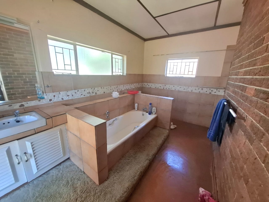 10 Bedroom Property for Sale in Universitas Free State